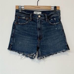Abercrombie & Fitch the 4” mom high rise shorts , sz 4
